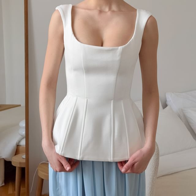 Litoya-Sleeveless Scoop Neck Plain Peplum Top