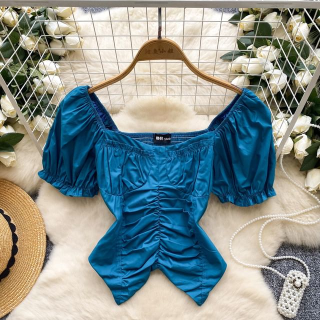 Lucuna-Short-Sleeve Square Neck Slit Hem Plain Crop Top