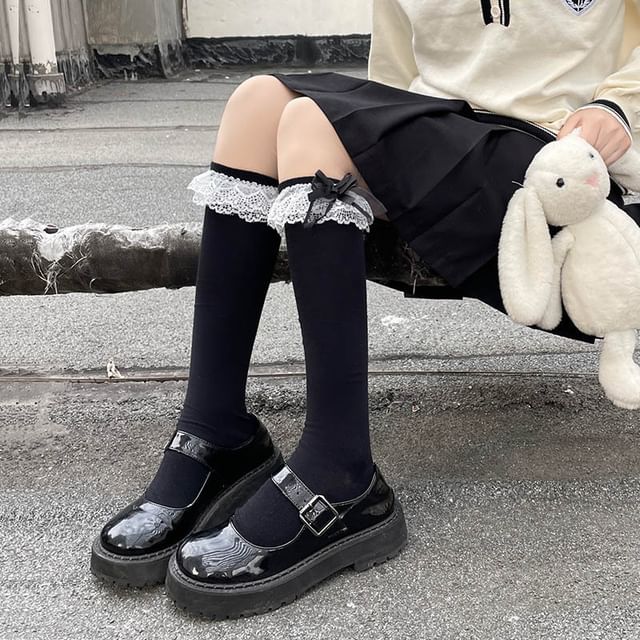 Lychee-Lace Trim Tall Socks