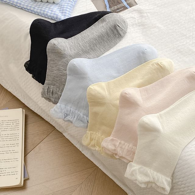 Lychee-Plain Frill Trim Crew Socks