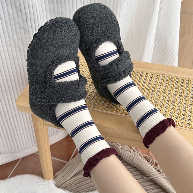 Lychee-Striped Frill Trim Crew Socks