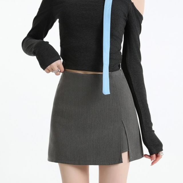 Magimomo-High Waist Plain Slit Mini Skort