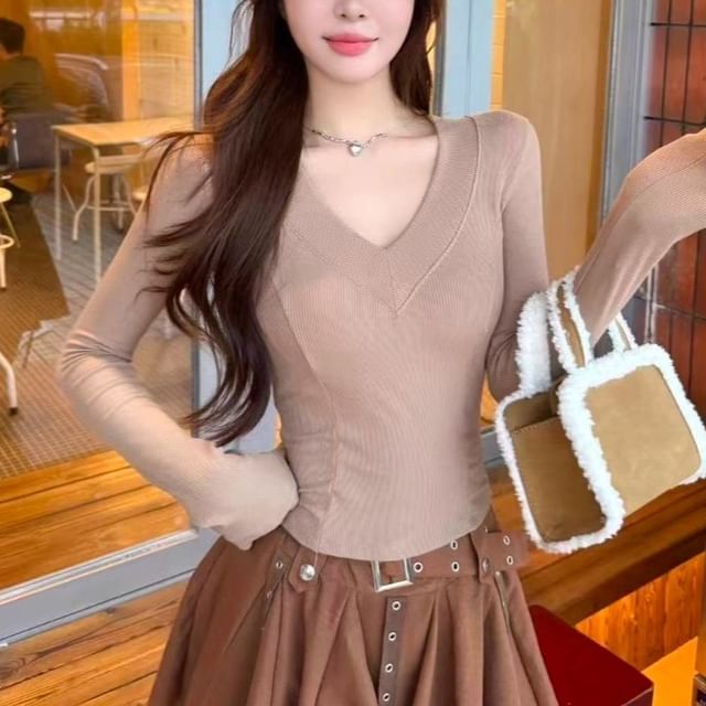 Maisee-Long Sleeve V-Neck Plain Padded Top