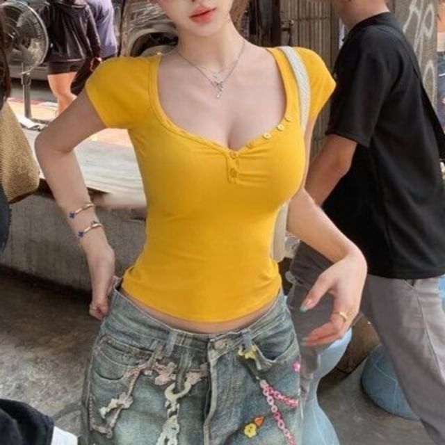 Maisee-Short-Sleeve V-Neck Plain Crop Top