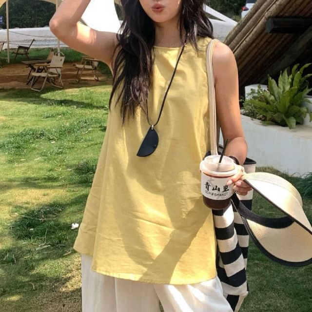 Maisee-Sleeveless V-Neck Plain Top