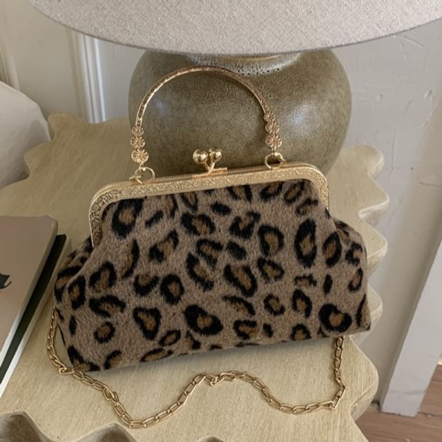Maorong-Leopard Chained Crossbody Bag