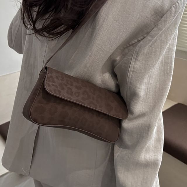 Maorong-Leopard Print Flap Shoulder Bag