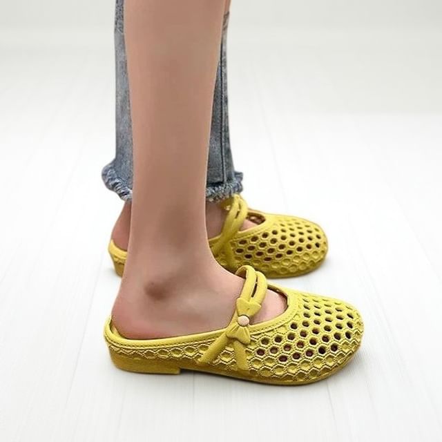 maryanette-Perforated Plain Mules