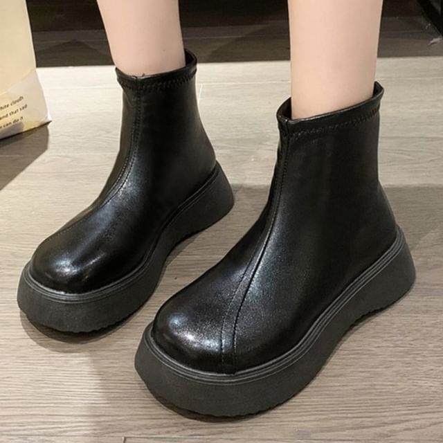 maryanette-Round Toe Platform Short Boots