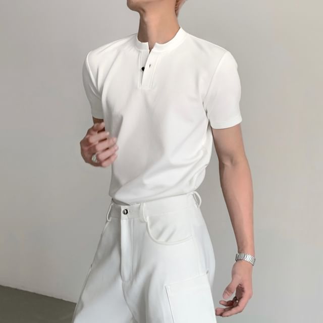 Maviyn-Short-Sleeve V-Neck Plain T-Shirt