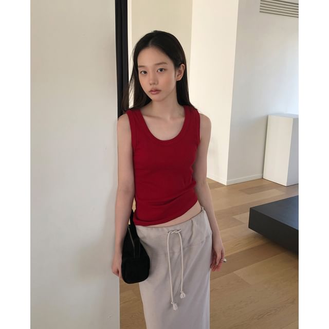 maybe-baby-U-Neck Slim Tank Top