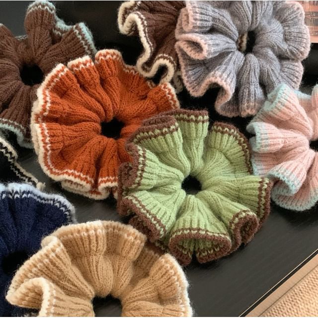 Mentosi-Contrast Trim Knit Scrunchie