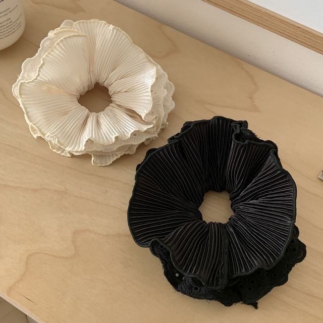 Mentosi-Layered Eyelet Lace Scrunchie