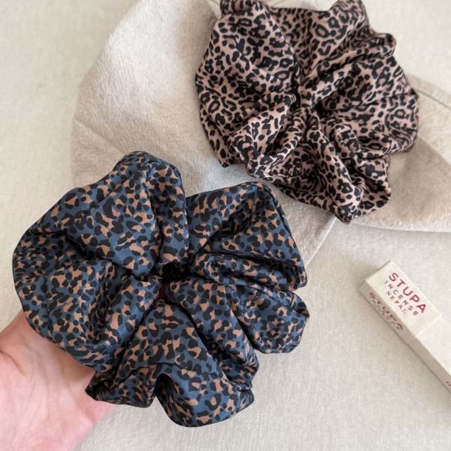 Mentosi-Leopard Print Fabric Scrunchie