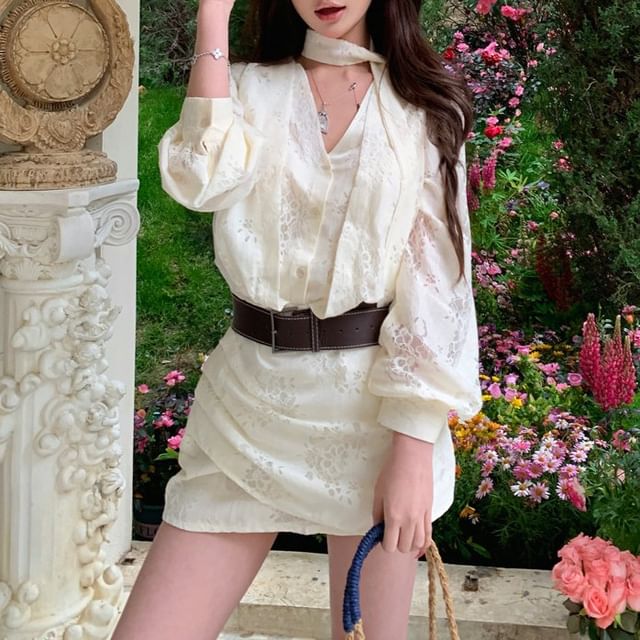 Metonymph-Long-Sleeve V-Neck Ruched Half-Buttoned Lace Mini Sheath Dress