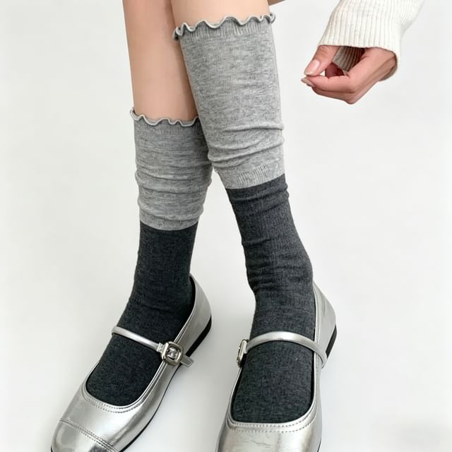 Mimiyu-Two Tone Lettuce Edge Socks Set