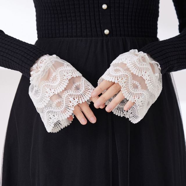 MIOW-Plain Lace Decorative Cuff