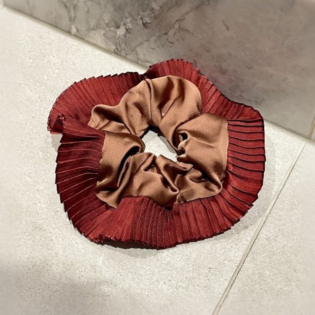 Miss Floral-Pleated Two Tone Scrunchie