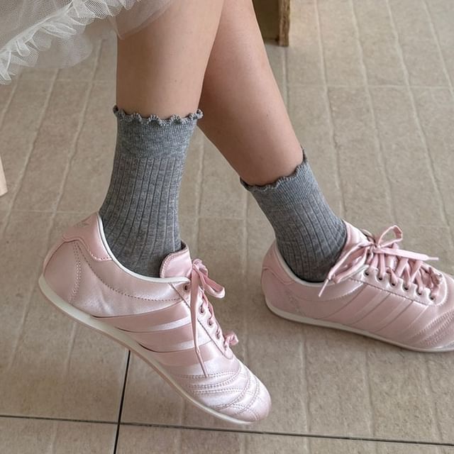MOGLA-Plain Lettuce Edge Crew Socks