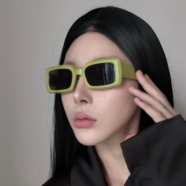 MOL Girl-Square Full Rim Sunglasses