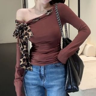 monroll-Long-Sleeve Off Shoulder Leopard Print Top