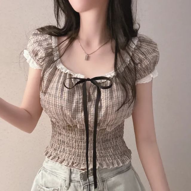 monroll-Short-Sleeve U-Neck Plaid Smocked Crop Top