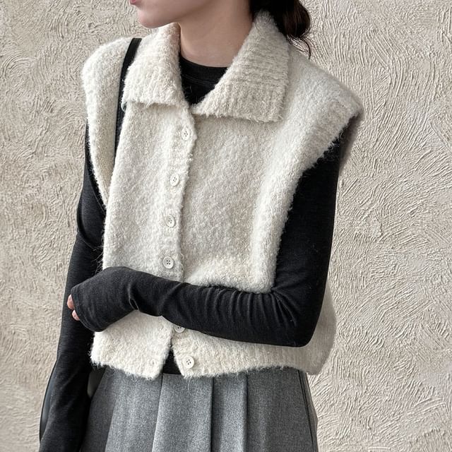 Moon City-Collared Fleece Button-Up Vest