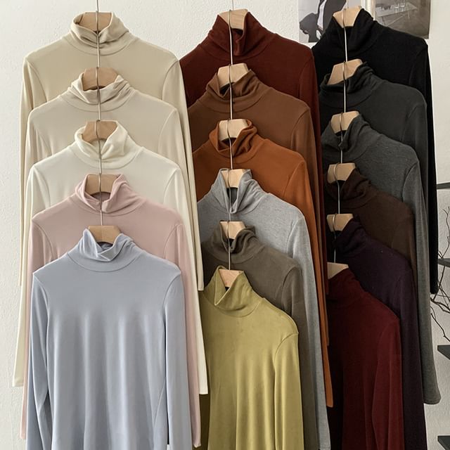 Moon City-Long-Sleeve Turtleneck Plain Tee