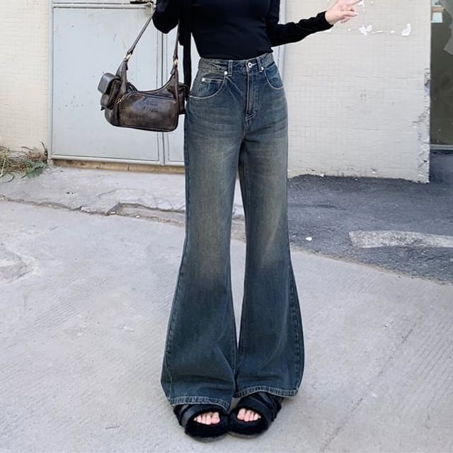 Moon City-Mid Rise Washed Flared Jeans