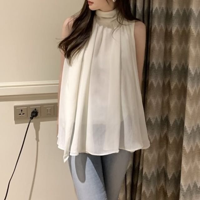 Moon City-Sleeveless Stand Collar Plain Top