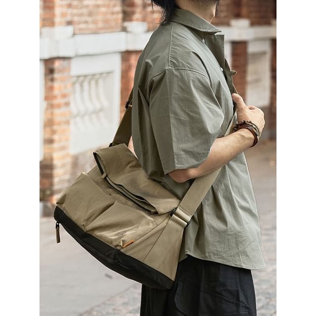 Moyyi-Plain Flap Crossbody Bag
