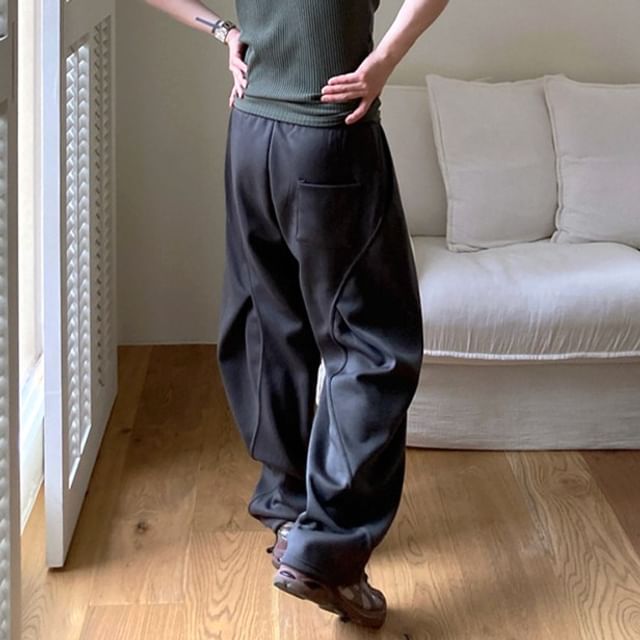 MRCYC-Back-Detail Straight-Cut Loose Sweatpants