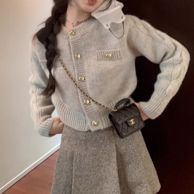 Muezz-Crew Neck Button-Up Crop Cardigan