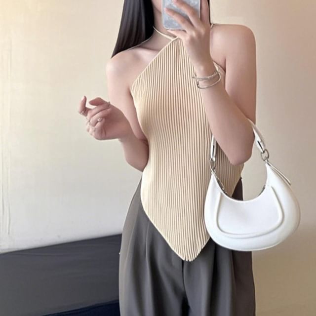 Muezz-Halter Plain Ribbed Knit Top