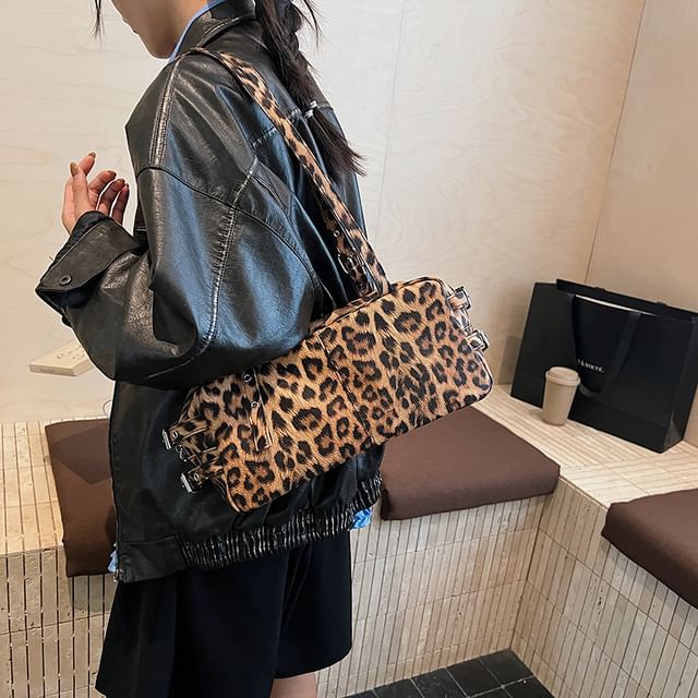 Mulgam-Leopard Print Zip Shoulder Bag