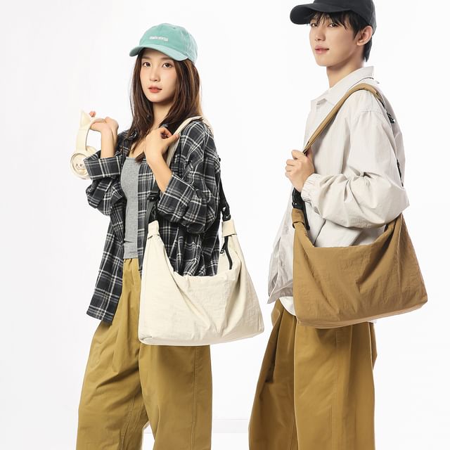 Mulgam-Plain Nylon Zip Shoulder Bag