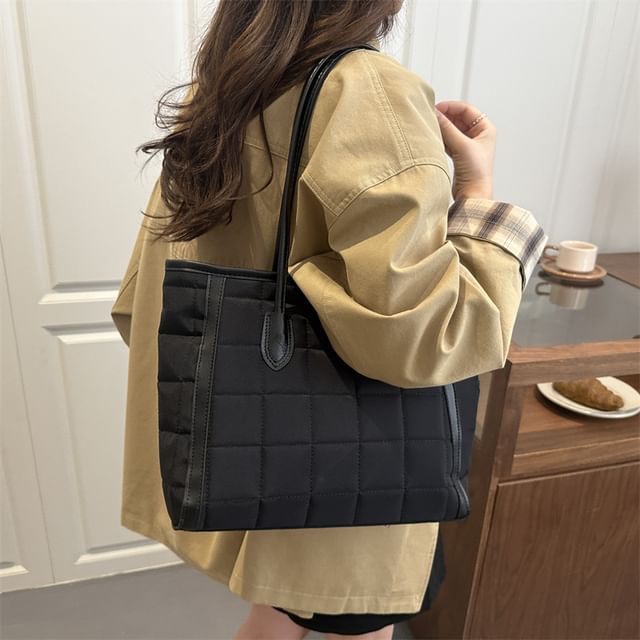 Mulgam-Plain Quilted Tote Bag