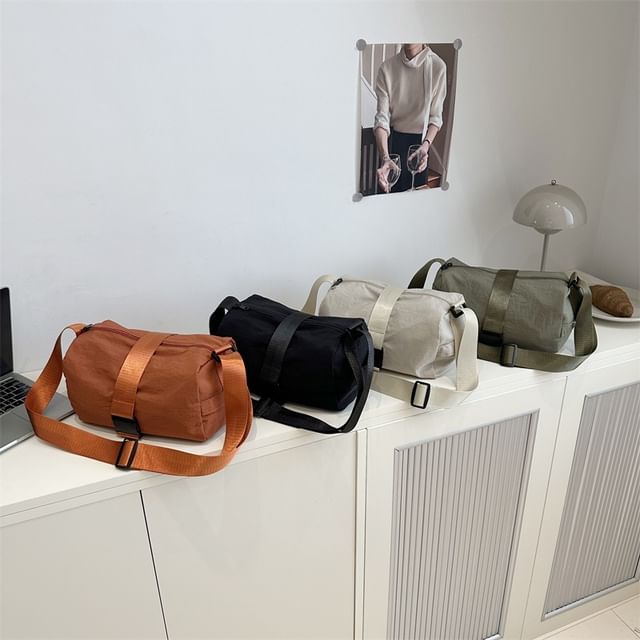 Mulgam-Plain Zip Crossbody Bag