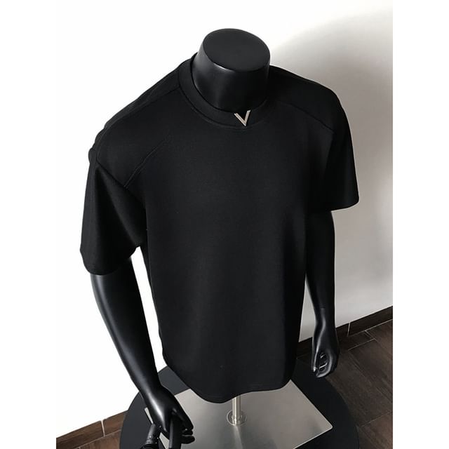 Naideth-Short Sleeve Notch Neck Plain T-Shirt