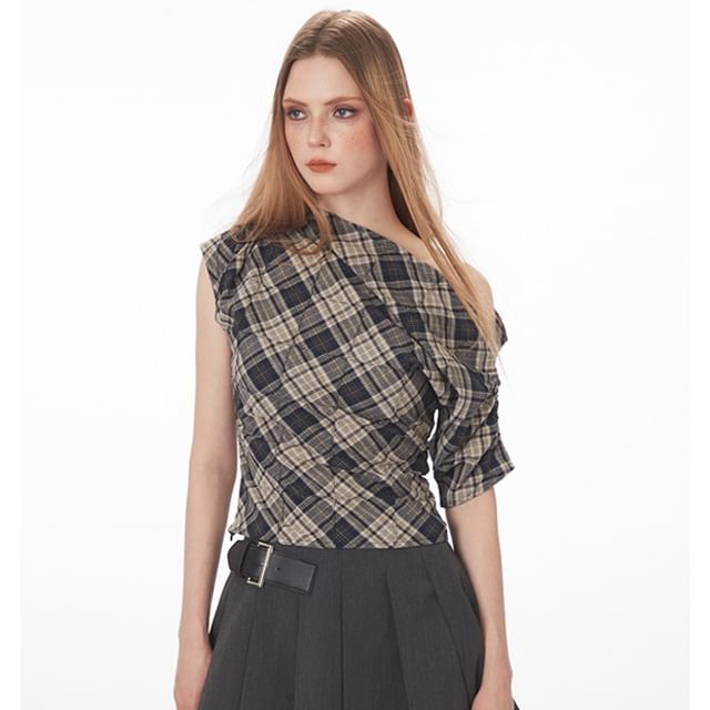 Nariele-Short-Sleeve Off Shoulder Plaid Ruched Tee