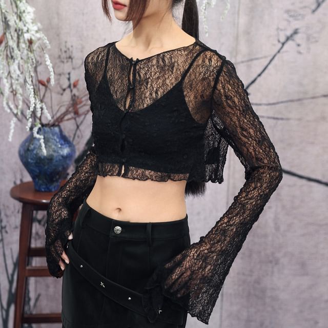 Nekomata-Long Sleeve V-Neck Plain Button Lace Crop Top