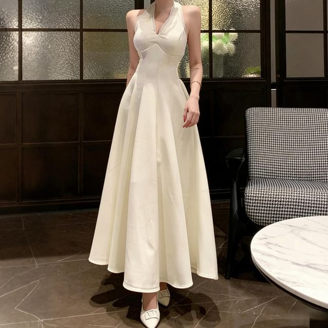 NENE-Halter Plain Maxi A-Line Dress