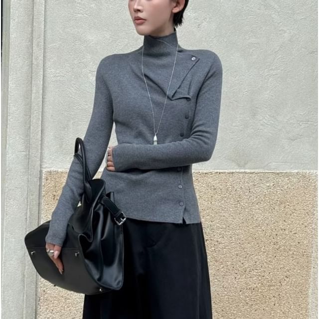 NENE-Turtleneck Plain Asymmetrical Sweater