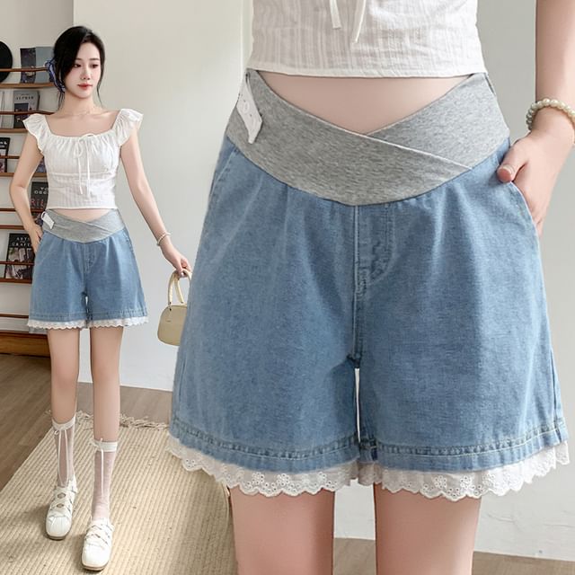 NEUF-Maternity Lace Trim Denim Shorts