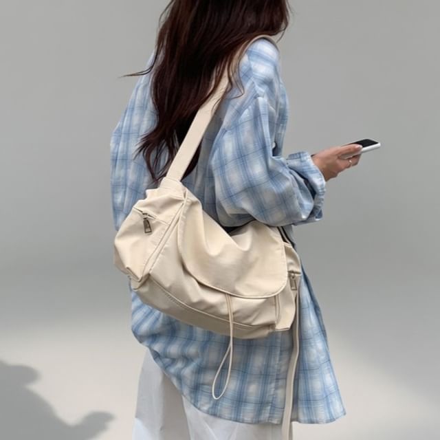 NewTown-Plain Flap Drawstring Crossbody Bag