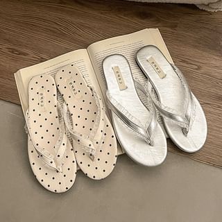 Nikao-Frill Thong Slide Sandals