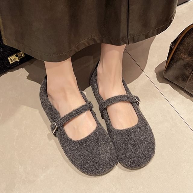 Nikao-Round Toe Plain Mary Jane Flats