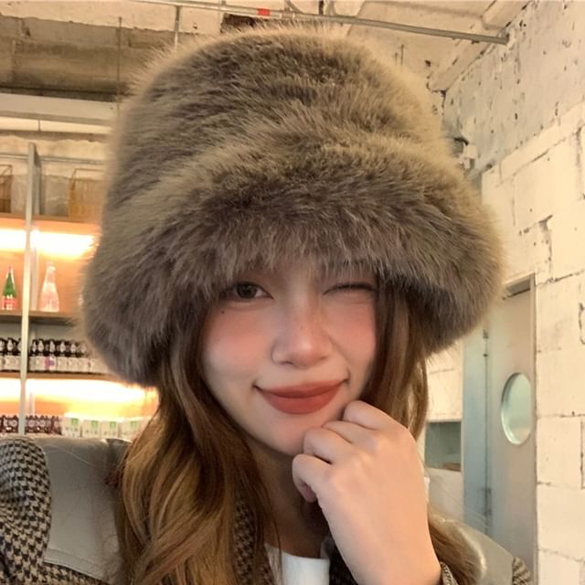 Nikifa-Faux Fur Bucket Hat