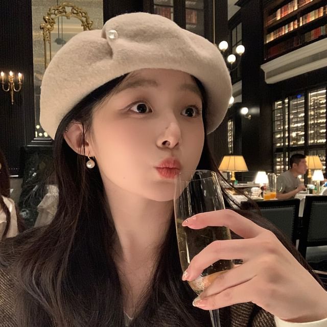 Nikifa-Faux Pearl Plain Beret Hat