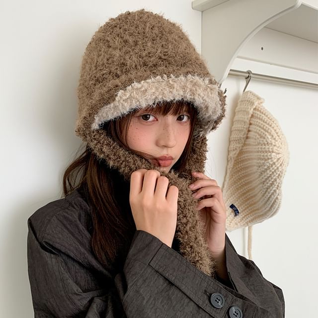 Nikifa-Two Tone Fluffy Bucket Hat